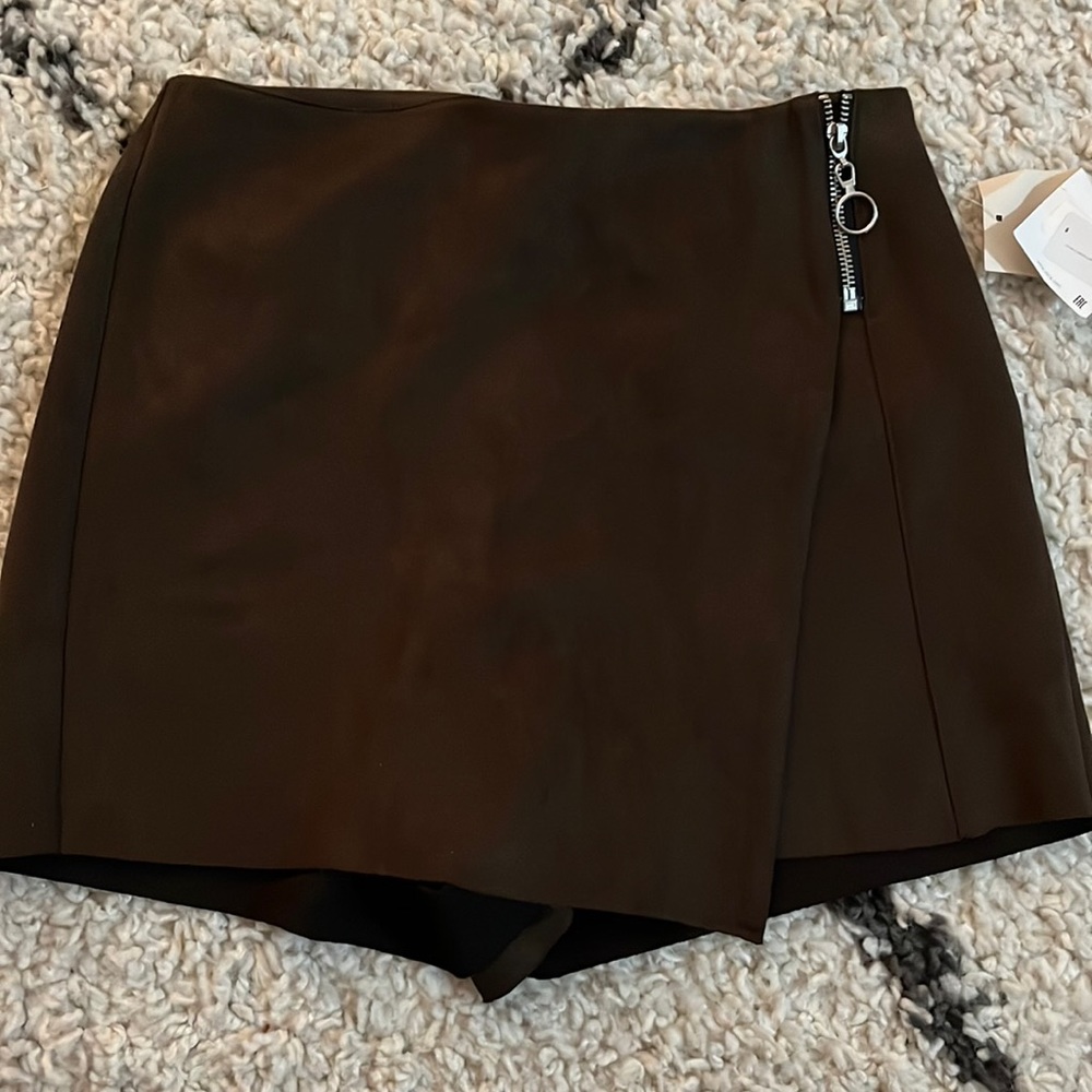 Zara dark olive skort! Zipper in the back